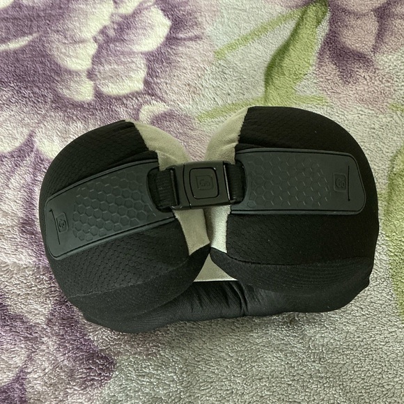 Go Travel American Dreamer Neck Pillow - Picture 7 of 11